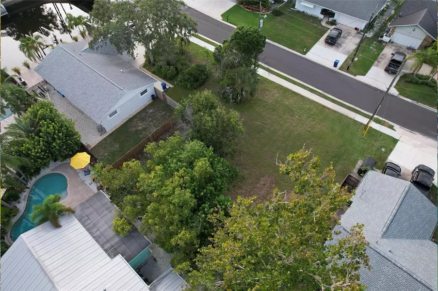 404 CROSSWINDS DR, Palm Harbor, FL 34683