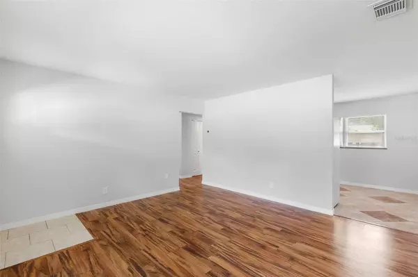 Largo, FL 33771,127 EMERALD LN
