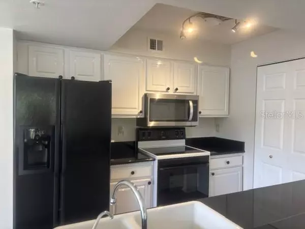 Clearwater, FL 33762,2400 FEATHER SOUND DR #1328