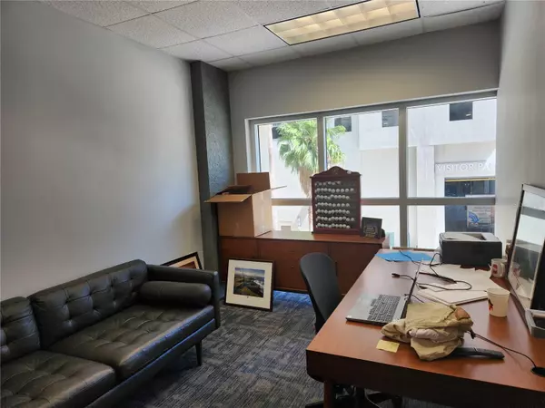 Tampa, FL 33602,1120 E KENNEDY BLVD #225