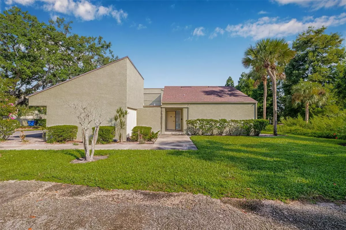 Tampa, FL 33618,13509 PALMWOOD LN