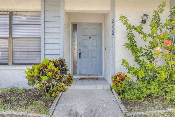 Oldsmar, FL 34677,2002 SHEFFIELD CT