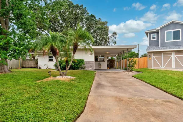 Dunedin, FL 34698,547 TRADE WINDS DR