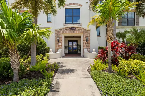 Tampa, FL 33616,5703 YEATS MANOR DR #401