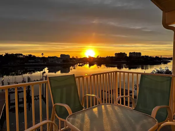 Treasure Island, FL 33706,10109 GULF BLVD #202