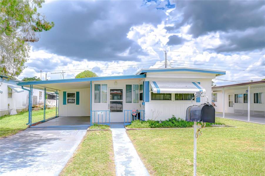 6301 CONNECTICUT ST, Zephyrhills, FL 33542
