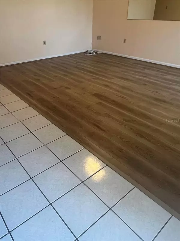 Sun City Center, FL 33573,205 ANDOVER PL N #104