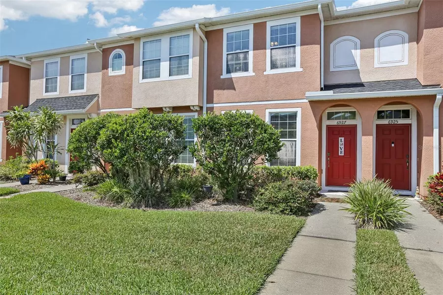 6927 TOWERING SPRUCE DR, Riverview, FL 33578