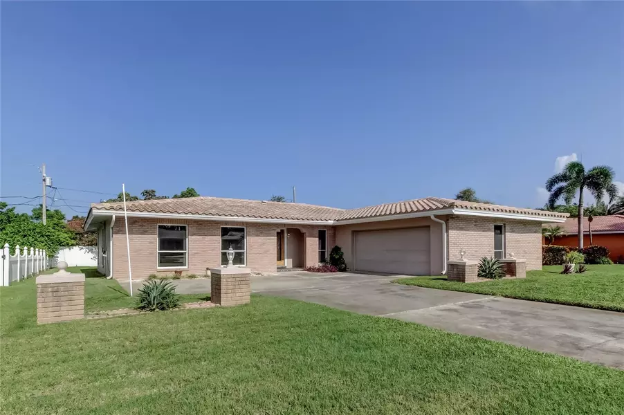 10440 MONARCH DR, Largo, FL 33774