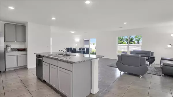 Wimauma, FL 33598,16638 MOSAIC OAR DR