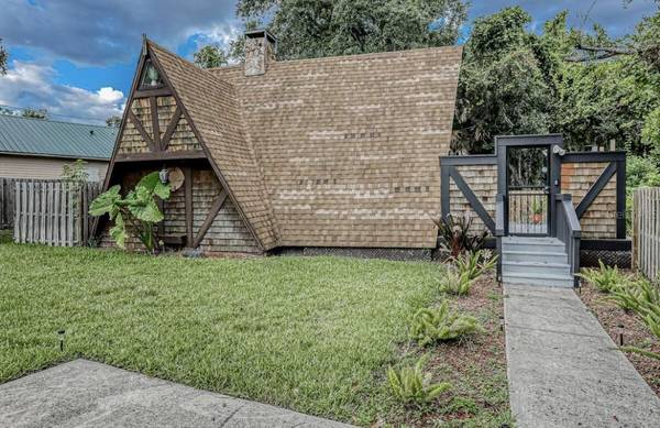 9607 N CONNECHUSETT RD, Tampa, FL 33617