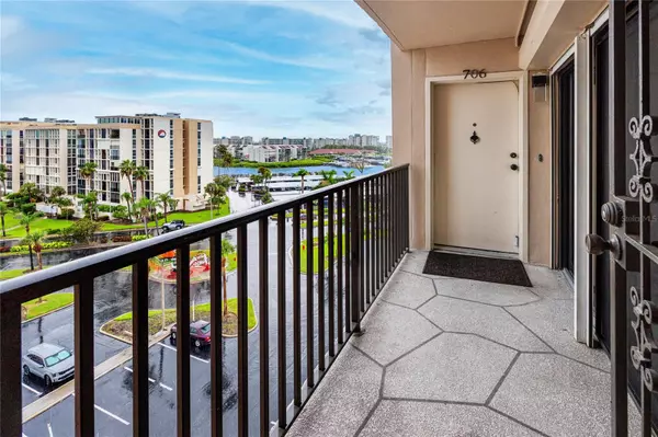 South Pasadena, FL 33707,7300 SUN ISLAND DR S #706