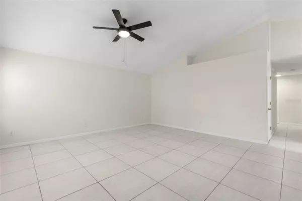 Tampa, FL 33624,5204 CREEKMORE LN