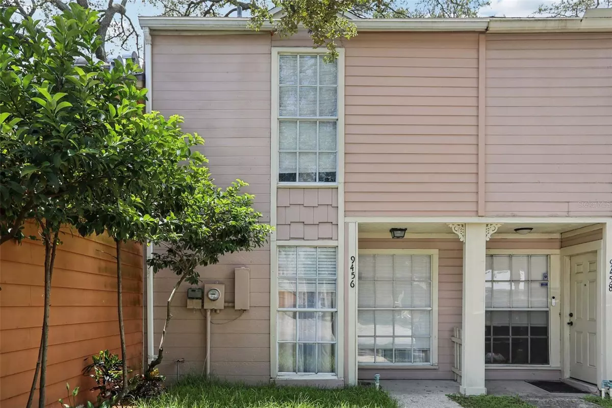 Tampa, FL 33612,9456 FOREST HILLS CIR