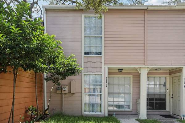9456 FOREST HILLS CIR, Tampa, FL 33612