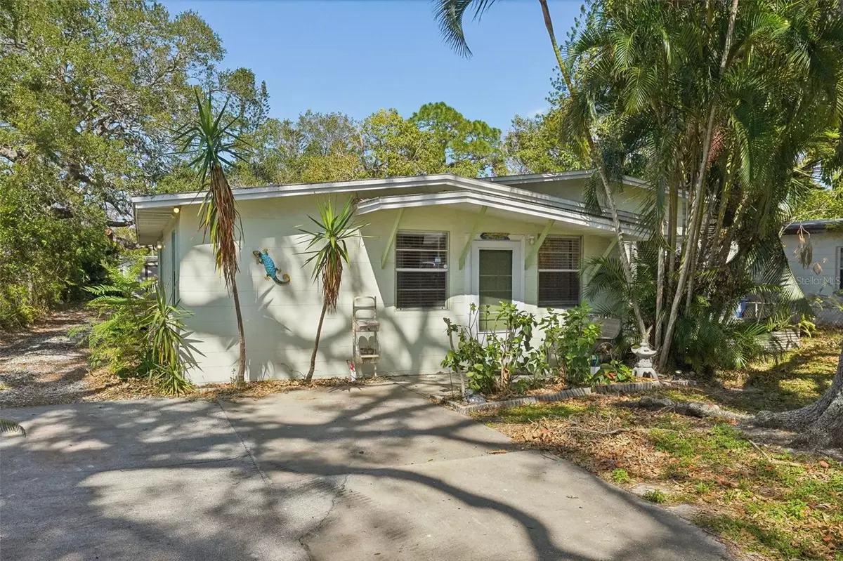 St Petersburg, FL 33705,627 61ST AVE S