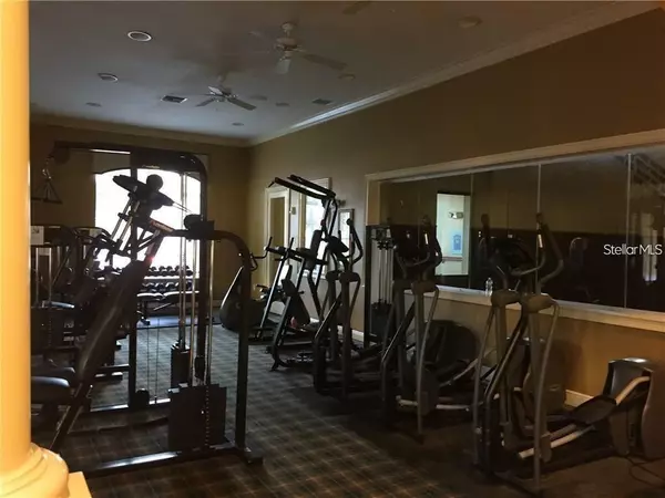 Tampa, FL 33619,9916 COURTNEY PALMS #301