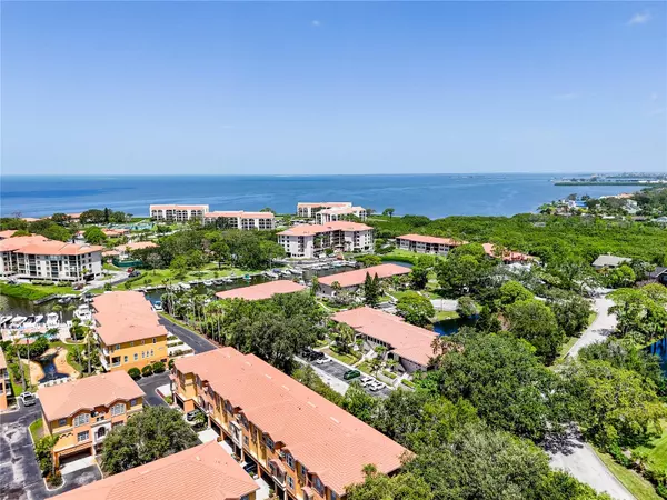 Tarpon Springs, FL 34689,1800 MARINER DR #8