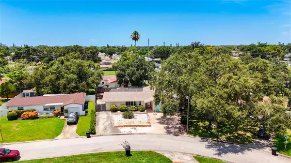 St Petersburg, FL 33705,6237 15TH ST S