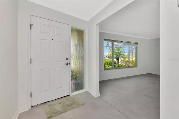 Seminole, FL 33776,8135 BAYSHORE DR