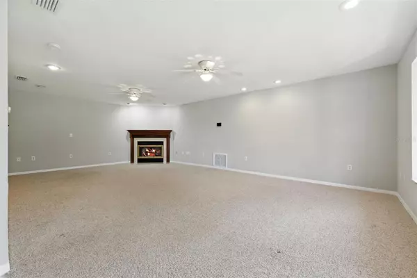 Zephyrhills, FL 33542,38634 EVELYN LN