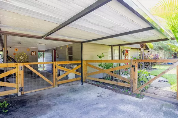 Seffner, FL 33584,2612 S KINGSWAY RD