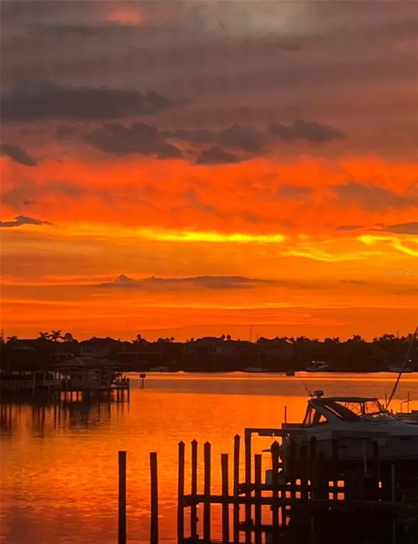 Apollo Beach, FL 33572,6428 SUNSET BAY CIR