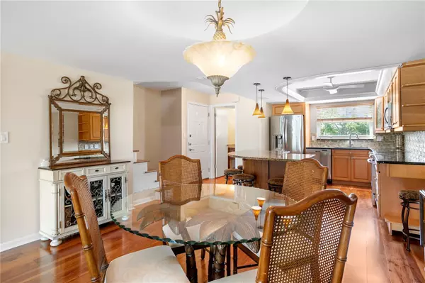 Treasure Island, FL 33706,12586 CAPRI CIR N