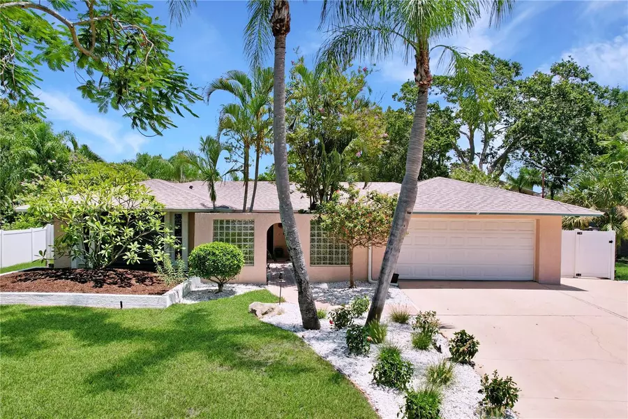 129 CARLYLE DR, Palm Harbor, FL 34683