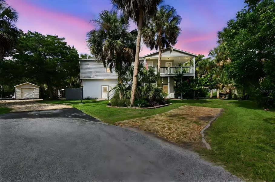 8178 RIVER POINT DR, Weeki Wachee, FL 34607