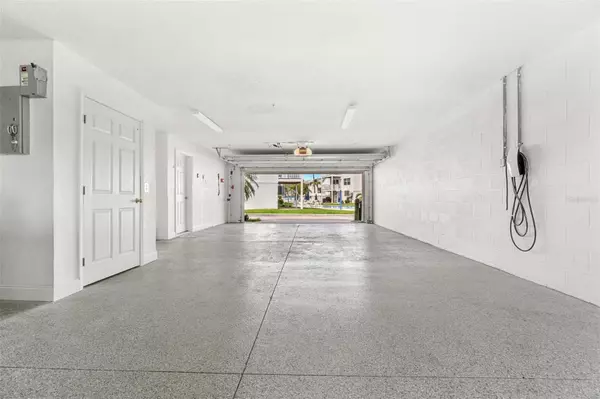 North Redington Beach, FL 33708,123 YACHT CLUB CIR