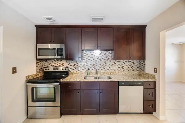 St Petersburg, FL 33702,6711 3RD ST N