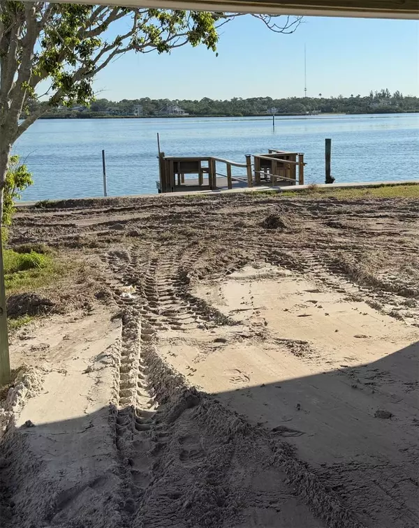Redington Shores, FL 33708,770 182ND AVE E