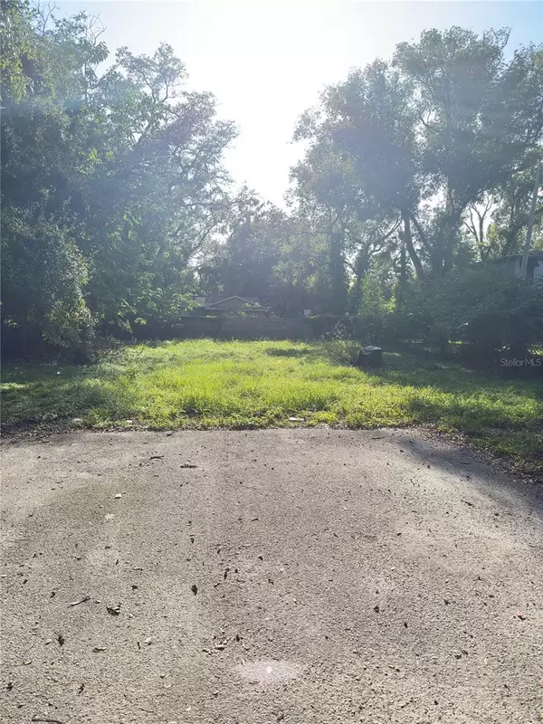 10122 N 11TH ST, Tampa, FL 33612