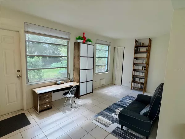 Clearwater, FL 33763,2042 AUSTRALIA WAY W #2