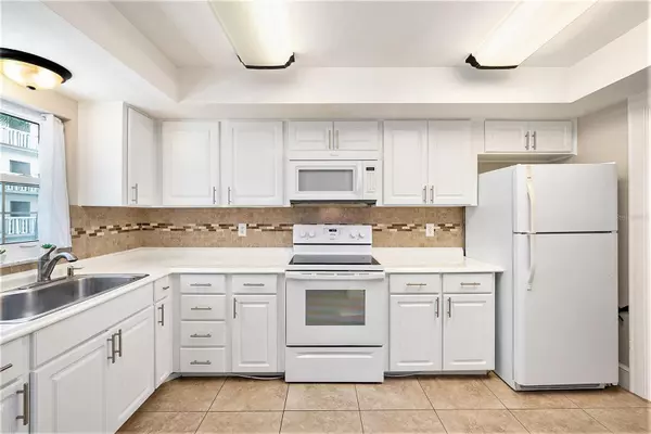 Belleair Bluffs, FL 33770,139 BLUFF VIEW DR #105