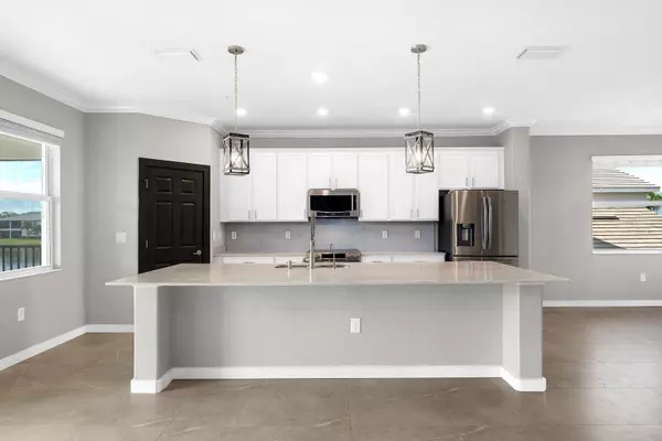 Bradenton, FL 34208,933 TIDEWATER SHORES LOOP #722