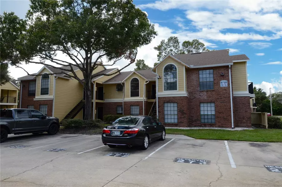 8728 MALLARD RESERVE DR #201, Tampa, FL 33614
