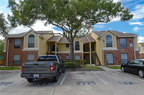 Tampa, FL 33614,8728 MALLARD RESERVE DR #201
