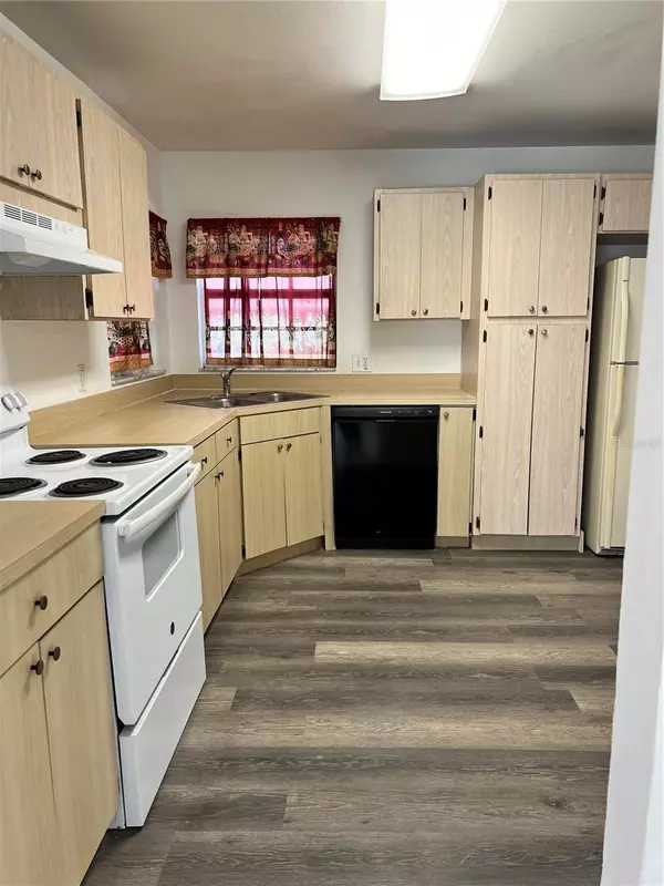 Tampa, FL 33637,8108 RIVERBOAT DRIVE