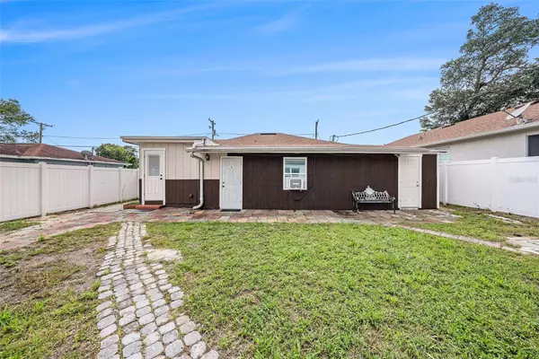 Tampa, FL 33609,213 N LINCOLN AVE #C