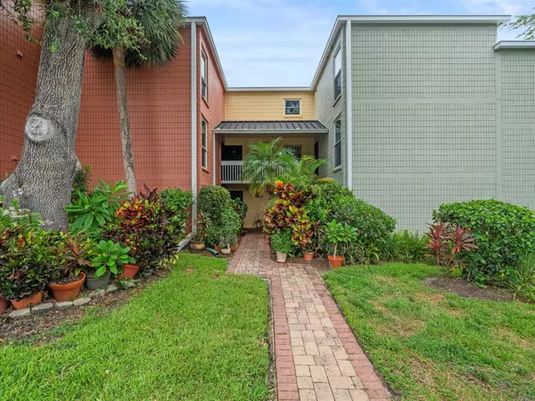 Tampa, FL 33607,2424 W TAMPA BAY BLVD #A109