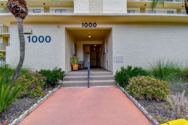 Clearwater, FL 33760,1000 COVE CAY DR #2C