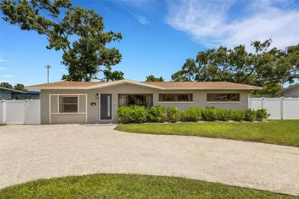 381 KINGFISH DR SE, St Petersburg, FL 33705