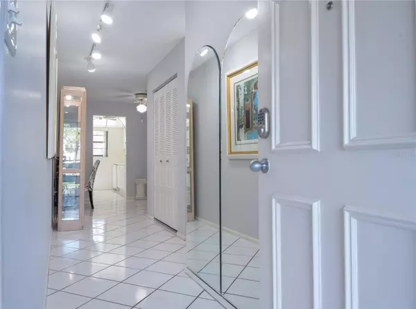 St Petersburg, FL 33709,5970 80TH STREET NORTH #206