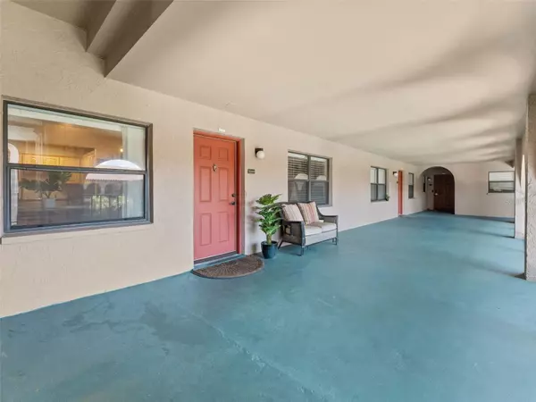 Gulfport, FL 33707,6150 GULFPORT BLVD #404
