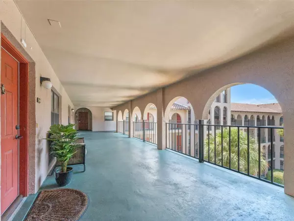 Gulfport, FL 33707,6150 GULFPORT BLVD #404