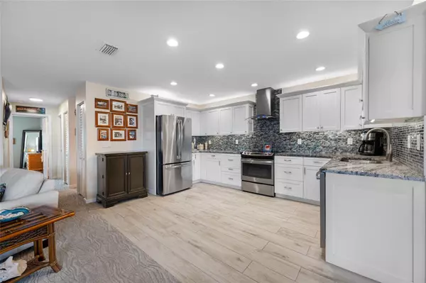 Seminole, FL 33772,10600 VILLAGE DR #201