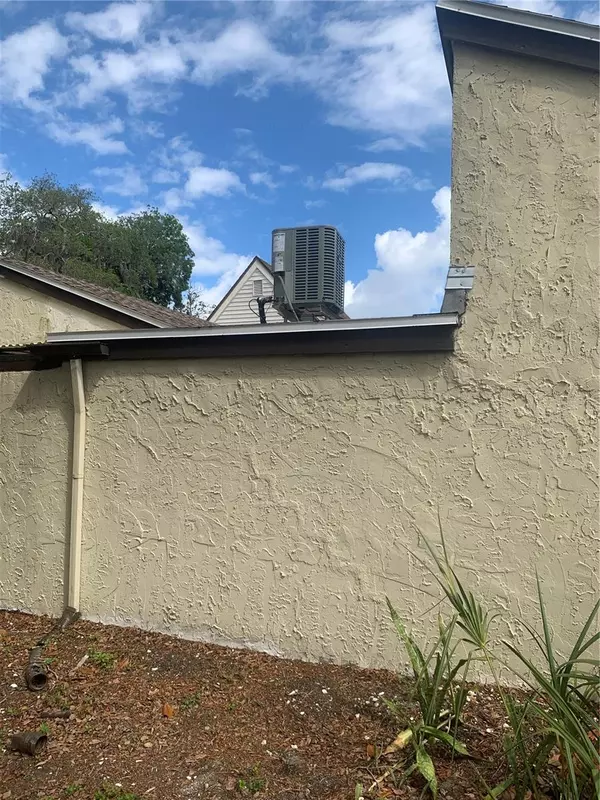 Hudson, FL 34667,12225 SADDLE STRAP ROW