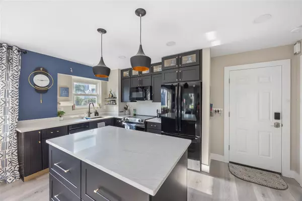 St Petersburg, FL 33701,750 BURLINGTON AVE N #2A